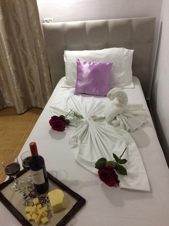 Hotel Soan Саранда Экстерьер фото